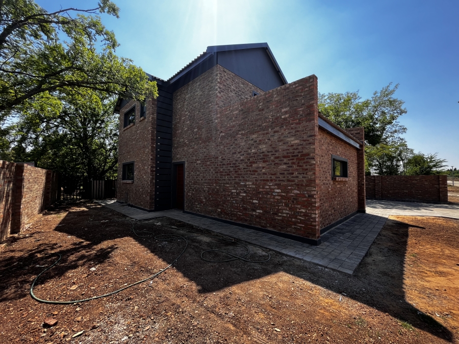 3 Bedroom Property for Sale in Van Der Hoff Park North West